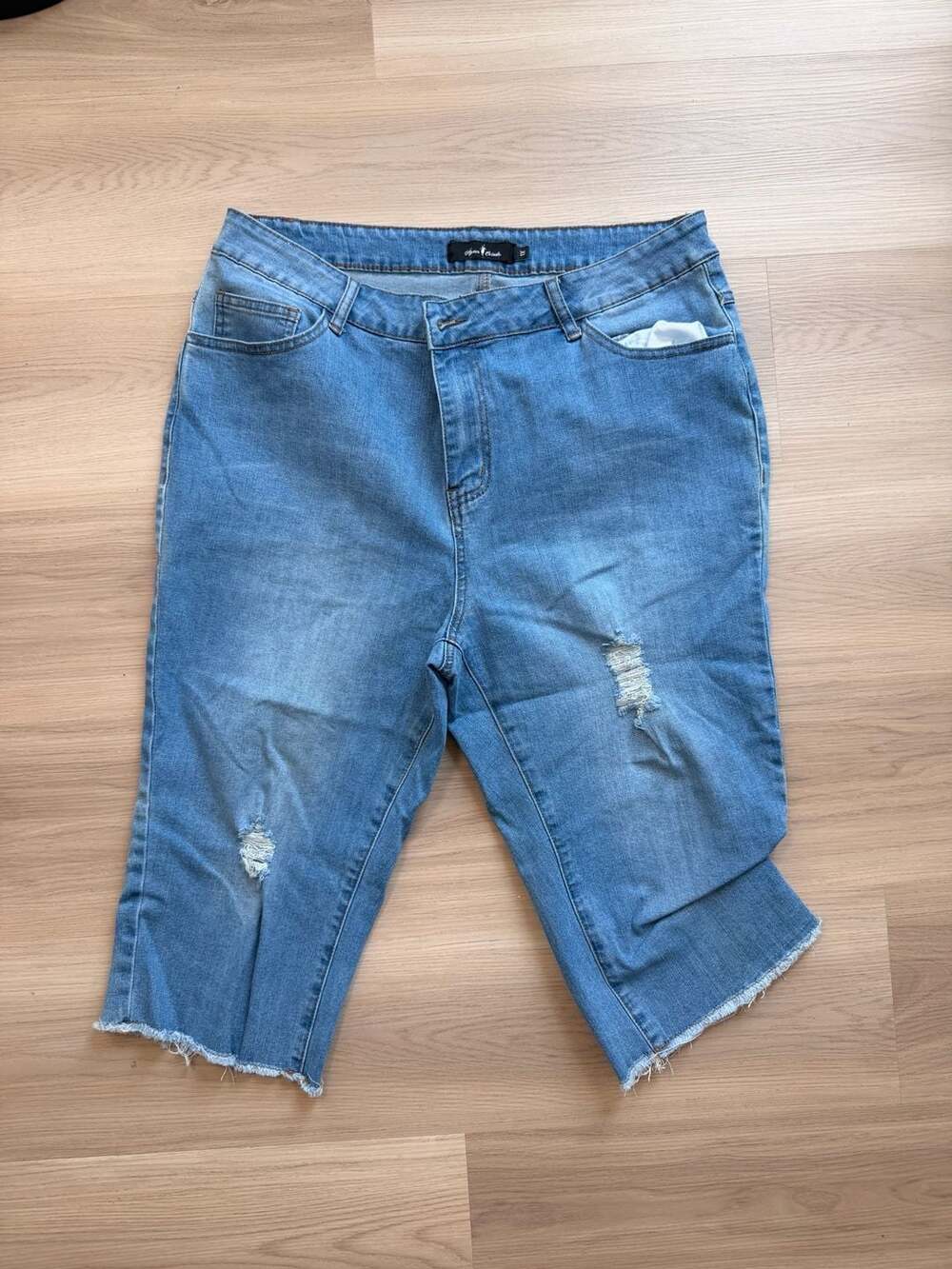 Agnes Orinda Plus Size Distressed Denim Capri Jeans Size 1X